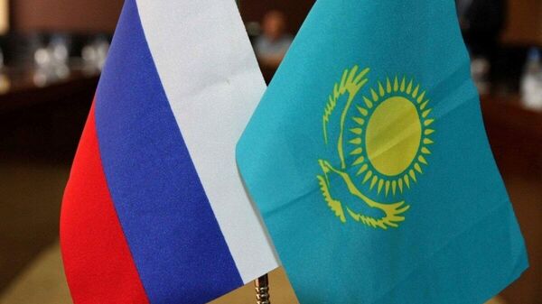 Россия Казахстан флаги - Sputnik Таджикистан