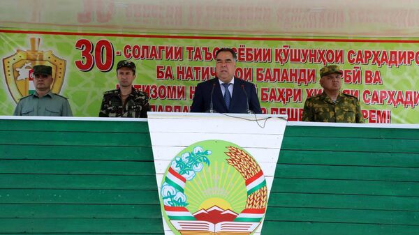 Солдат и офицеров Согда поздравили с наступлением Иди Курбона - Sputnik Таджикистан