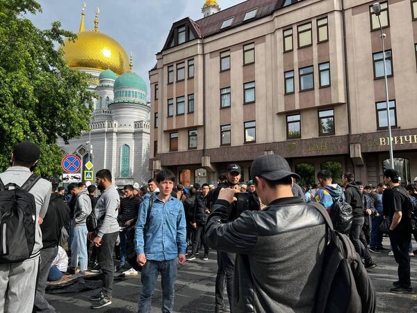 Праздничные молебны прошли во всех мечетях Москвы, включая центральные, соборные и квартальные. - Sputnik Таджикистан