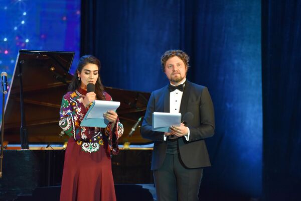Мероприятие состоялось в Таджикском государственном академическом театре оперы и балета имени Садриддина Айни. - Sputnik Таджикистан