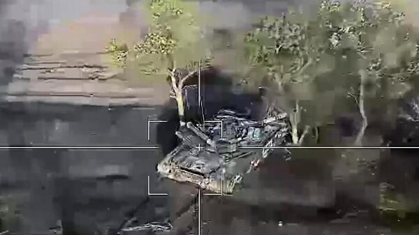 Минобороны показало удары дронами-камикадзе Ланцет по технике ВСУ - Sputnik Таджикистан