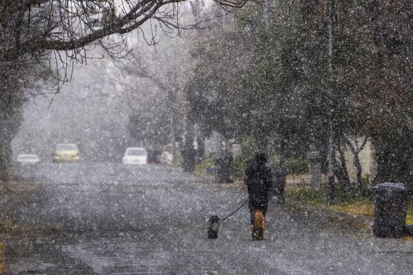 На Йоханнесбург обрушился редкий холодный фронт - температура упала до минусовой отметки. - Sputnik Таджикистан
