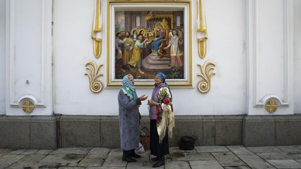 Верующие в Киево-Печерской лавре - Sputnik Таджикистан
