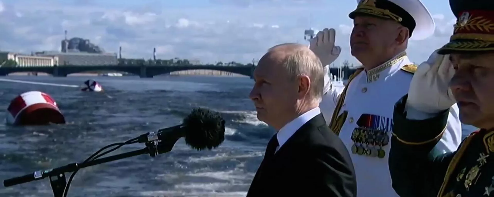 Путин баҳрнавардонро бо Рӯзи нерӯҳои баҳрӣ шодбош гуфт - Sputnik Тоҷикистон, 1920, 30.07.2023
