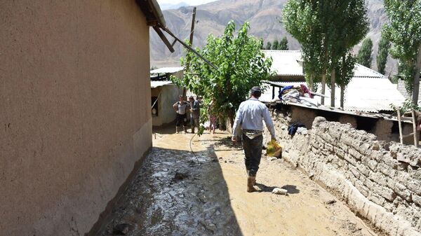 Последствия схода селя в Айнинском районе Таджикистана - Sputnik Таджикистан