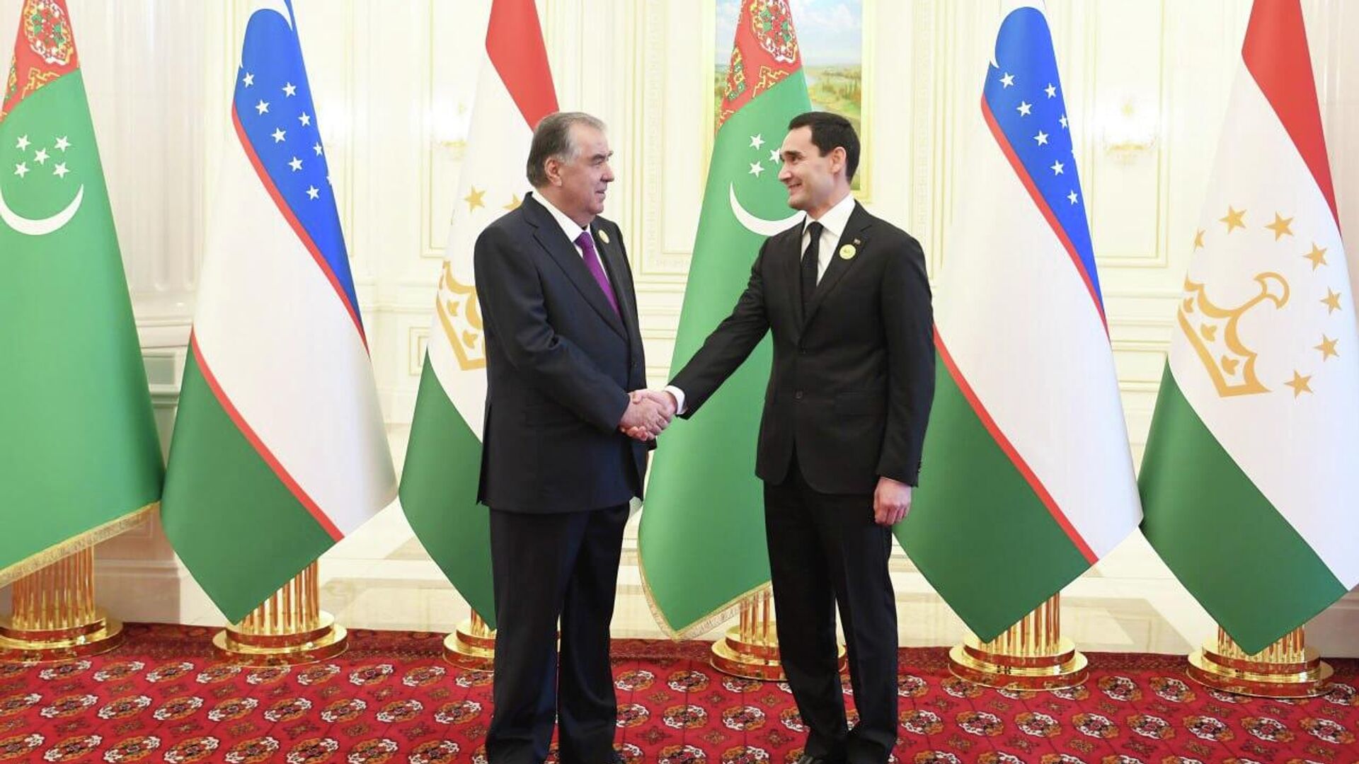 Рахмон встретился с Сердаром Бердымухамедовым