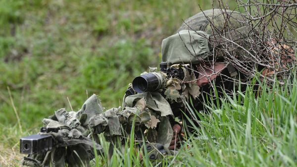 Снайперы-десантники уничтожают противника под Артемовском - Sputnik Таджикистан