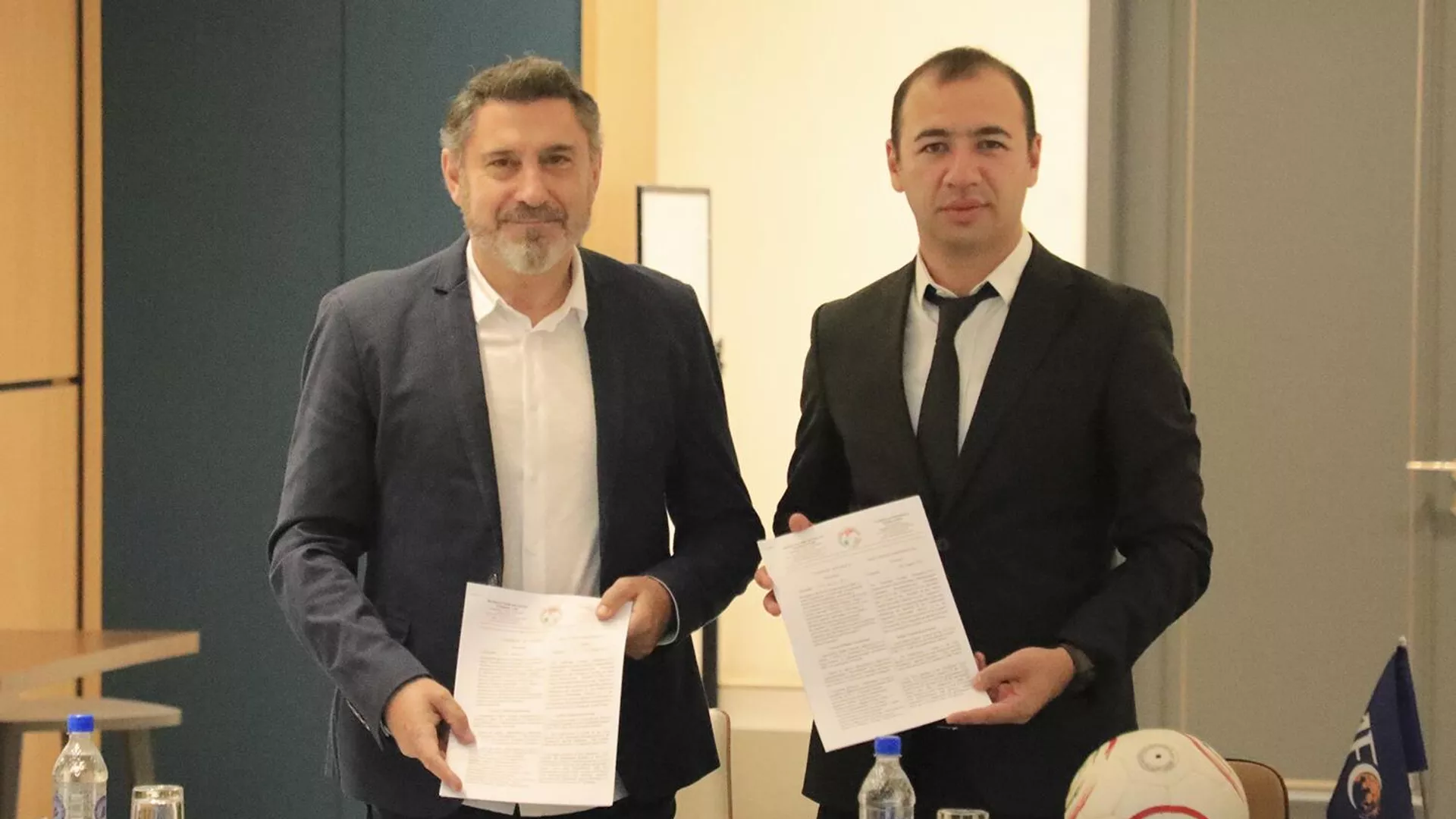 одписание контракта с 55-летним итальянским специалистом Марко Раджини
