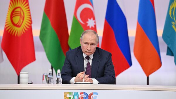 Президент РФ В. Путин на заседании стран ЕАЭС - Sputnik Тоҷикистон