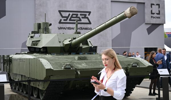 Танк Т-14 &quot;Армата&quot; - новейшая разработка в области танкостроения России, в которой использованы самые передовые технологии, и мощное вооружение. - Sputnik Таджикистан