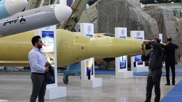 Ракеты на выставке достижений оборонной промышленности Ирана, Тегеран - Sputnik Тоҷикистон