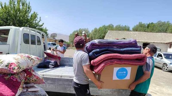 КЧС оказывает помощь пострадавшим от наводнения в Таджикистане - Sputnik Таджикистан
