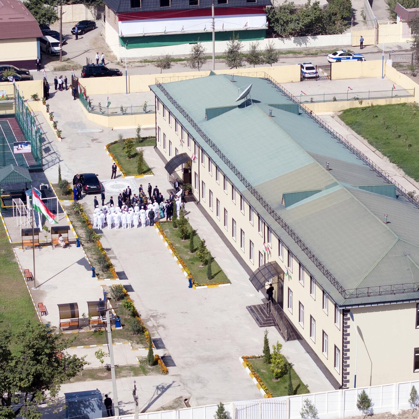 В Таджикистане открылся новый жилой дом для военнослужащих
