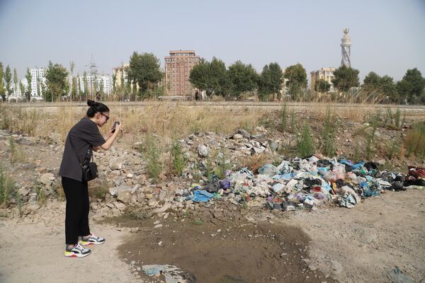 Студенты и лицеисты филиала МГУ в Душанбе собрали 630 кг мусора. - Sputnik Таджикистан