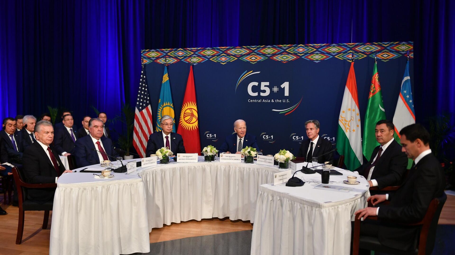 Рахмон принял участие в первом саммите стран Центральной Азии и США