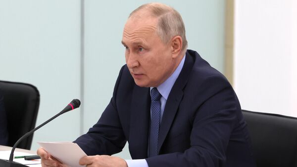 Рабочая поездка президента РФ В. Путина в Ижевск - Sputnik Таджикистан