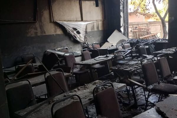 Последствия пожара в Худжандском университете
 - Sputnik Таджикистан