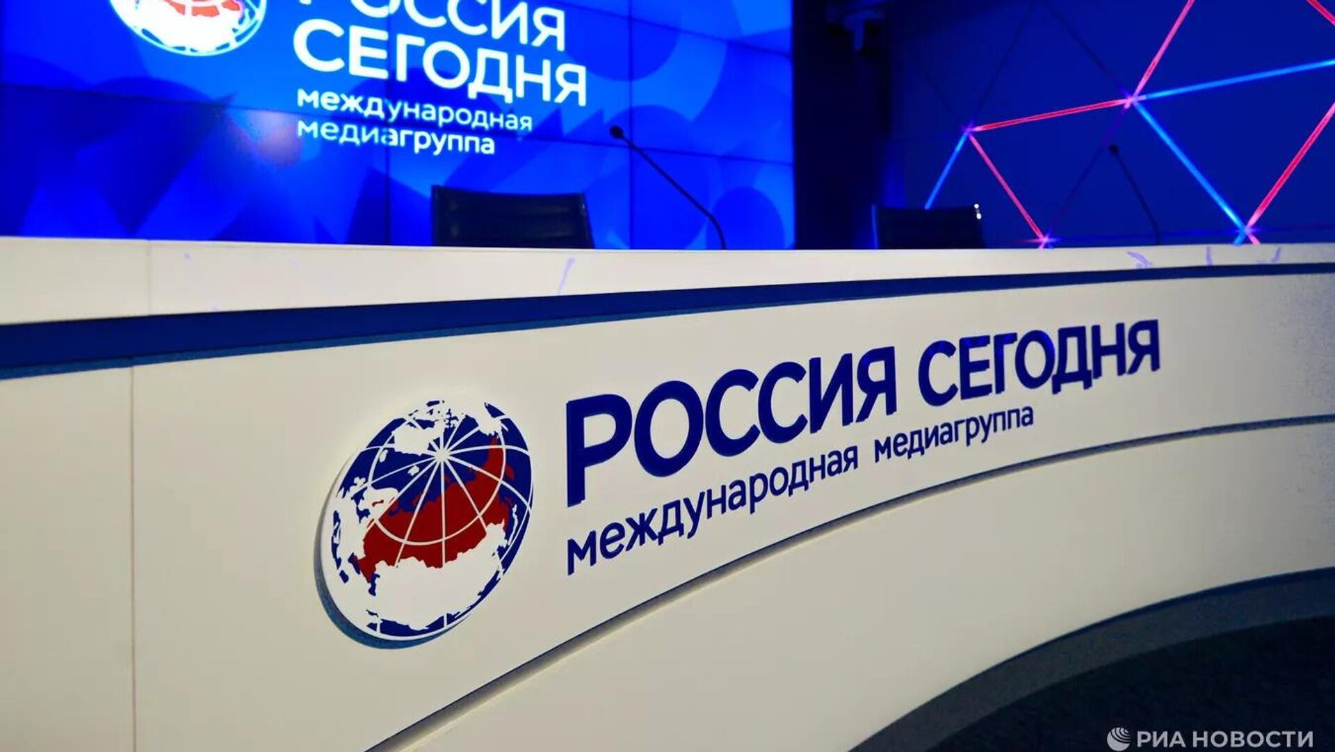 Медиагруппа "Россия сегодня" запускает хештег #отменинацистскуюканаду