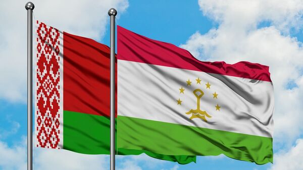 Флаги Белоруссии и Таджикистана - Sputnik Тоҷикистон