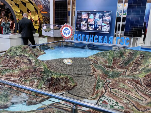 Макет развития Рогунской ГЭС. - Sputnik Таджикистан