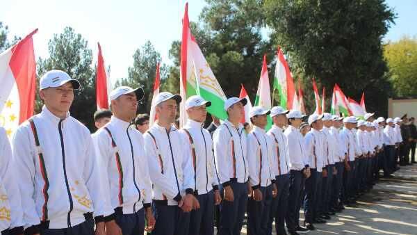 В городе Гулистане прошла торжественная церемония отправки новобранцев в ряды Национальной армии - Sputnik Таджикистан