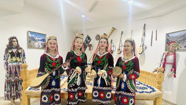 В Казахстане появился культурный уголок Таджикистана - Sputnik Таджикистан