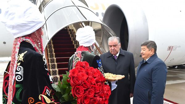 Рабочий визит Президента Таджикистан Эмомали Рахмона в Кыргызстан - Sputnik Тоҷикистон