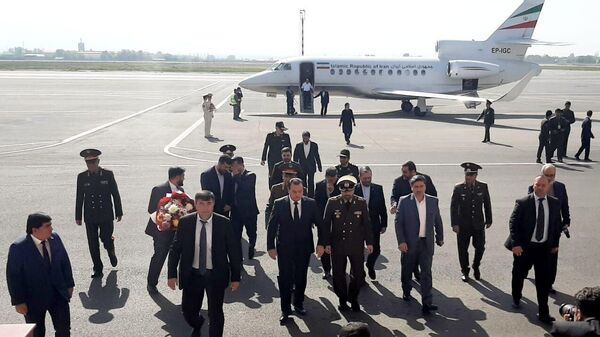 Прибытие министра обороны Ирана Мохаммада Реза Аштиани в Таджикистан - Sputnik Таджикистан