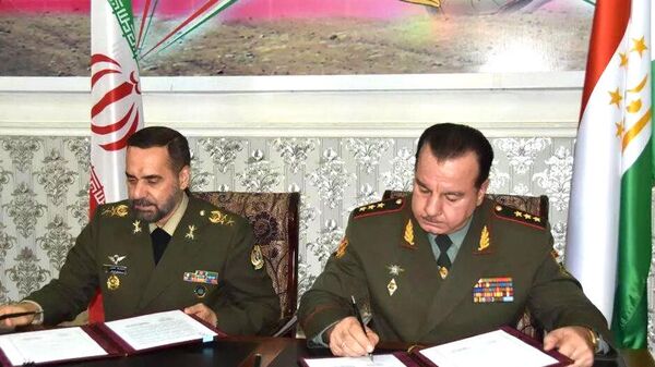 Таджикистан и Иран расширяют военное сотрудничество - Sputnik Таджикистан