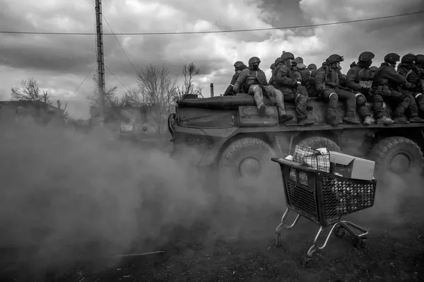 Работа из серии Зарево российского фотографа Алексея Орлова. Главные новости, серии, Гран-при Работа из серии Зарево российского фотографа Алексея Орлова. Главные новости, серии, Гран-при