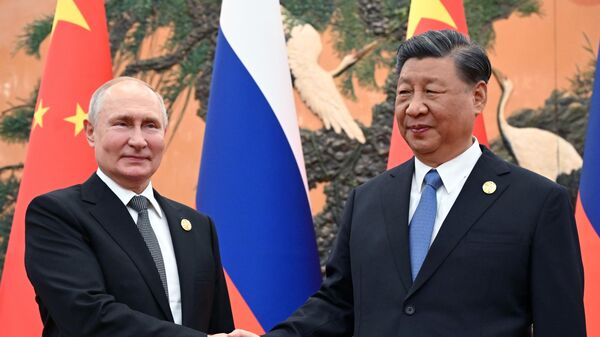 Визит президента РФ В. Путина в Китай для участия в мероприятиях третьего Международного форума Один пояс, один путь. День второй - Sputnik Таджикистан
