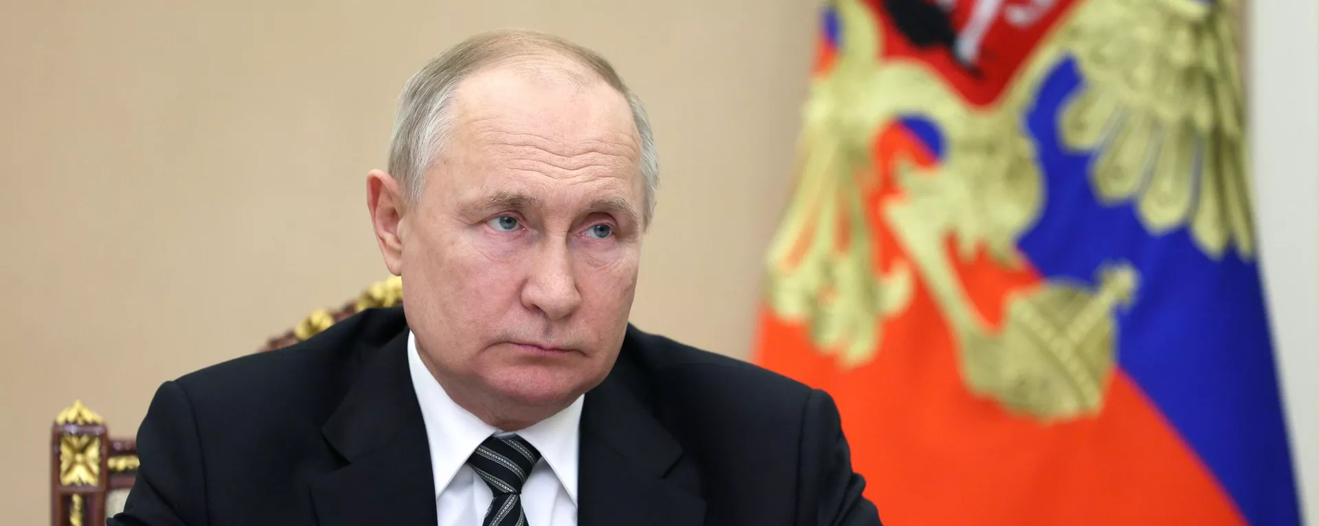 Президент РФ В. Путин провел совещание с членами правительства РФ - Sputnik Тоҷикистон, 1920, 03.11.2023