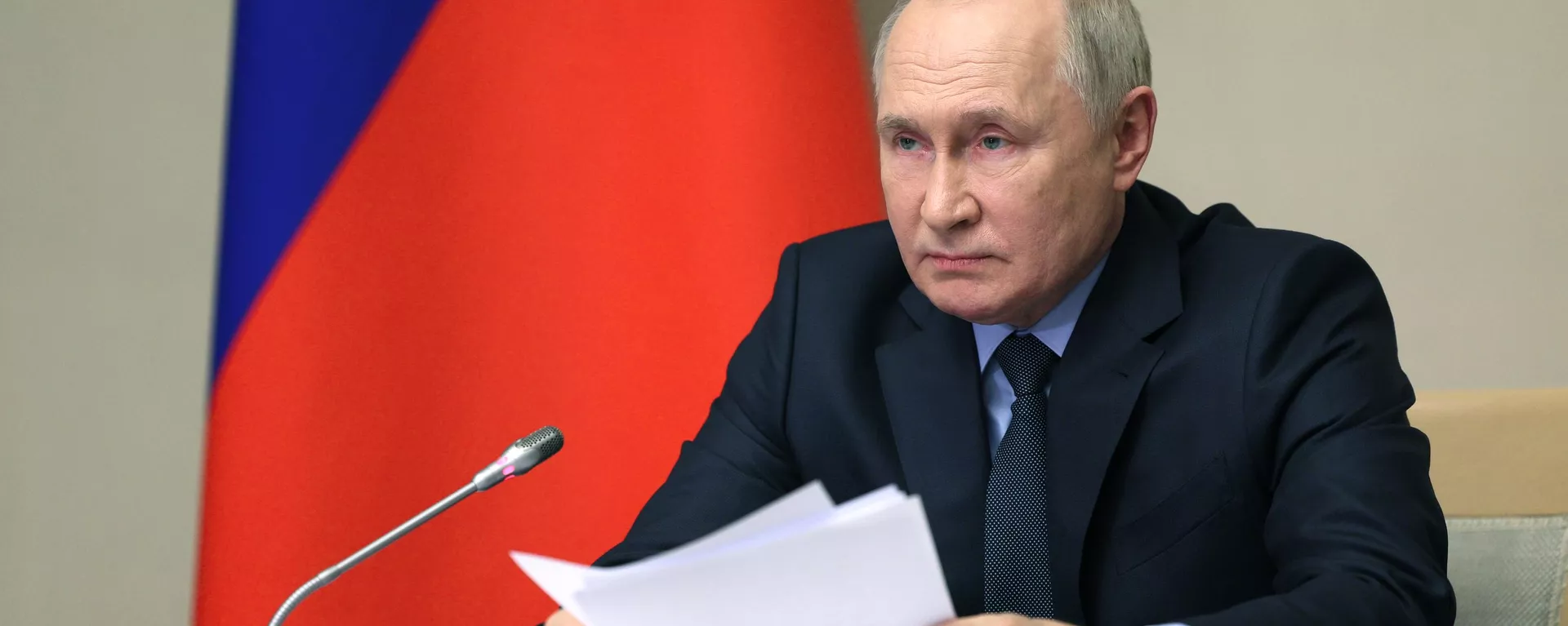 Президент РФ В. Путин провел совещание с членами Совбеза РФ, правительства РФ и руководством силовых ведомств - Sputnik Тоҷикистон, 1920, 08.11.2023