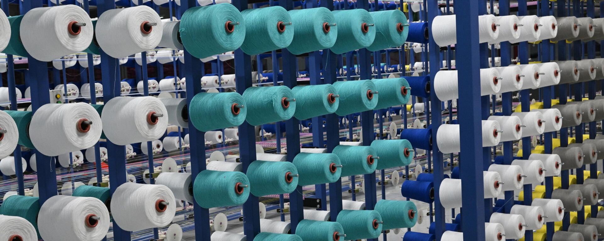 Швейная фабрика - Sputnik Тоҷикистон, 1920, 01.09.2025