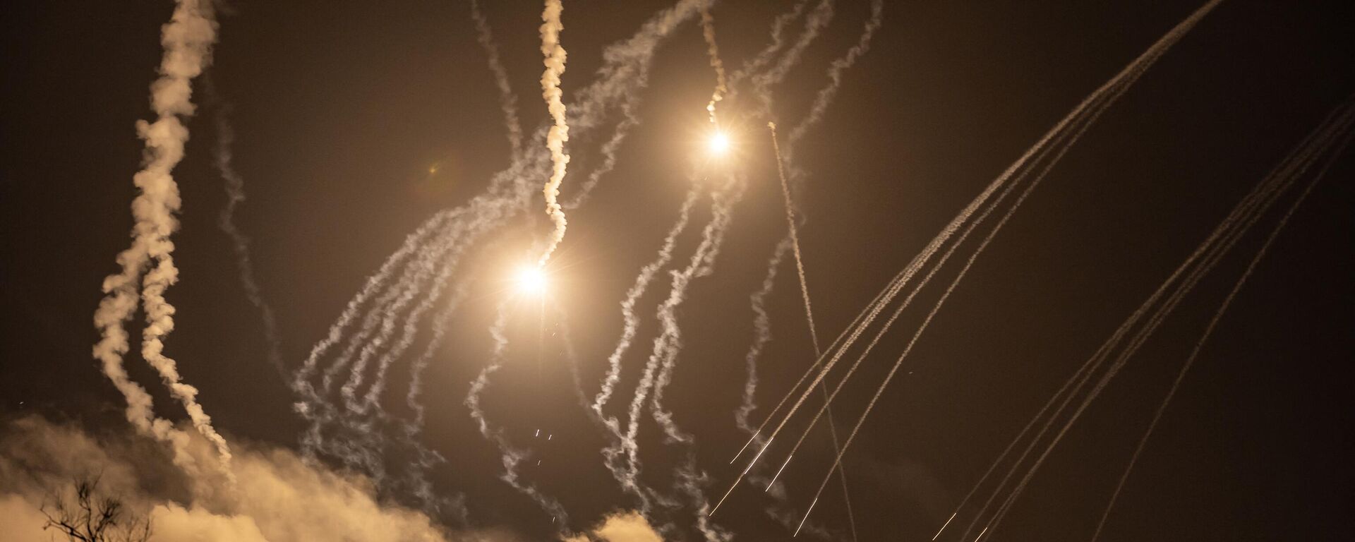 Израильские бомбардировки в секторе Газа на фоне продолжающихся боев между Израилем и палестинским движением ХАМАС - Sputnik Тоҷикистон, 1920, 06.11.2023