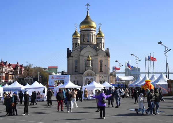 Празднование Дня народного единства во Владивостоке - Sputnik Таджикистан