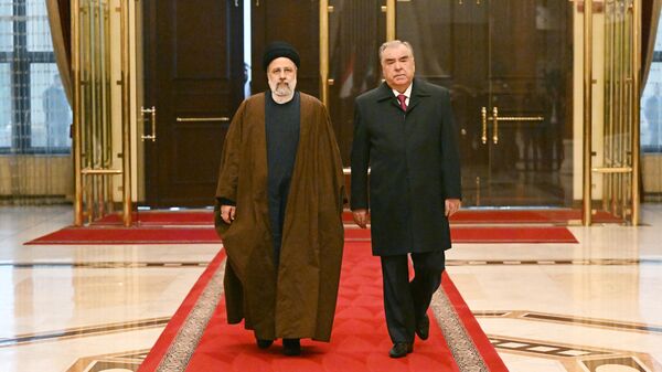 Президент Ирана Ибрахим Раиси и президент Таджикистана Эмомали Рахмон - Sputnik Тоҷикистон