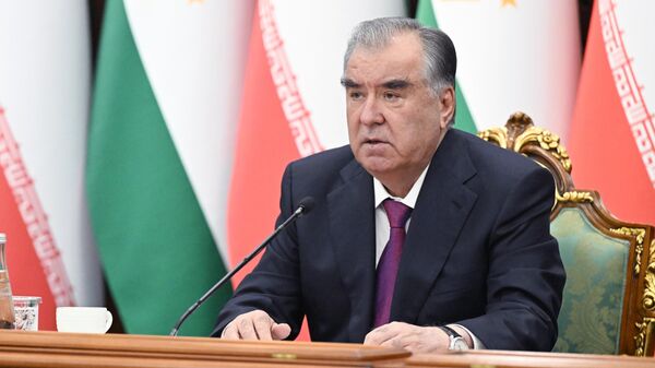 Президент Таджикистана Эмомали Рахмон - Sputnik Тоҷикистон