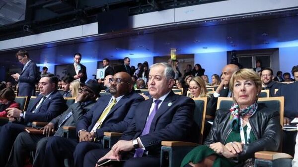 Делегация Таджикистана приняла участие в Парижском форуме мира - Sputnik Таджикистан