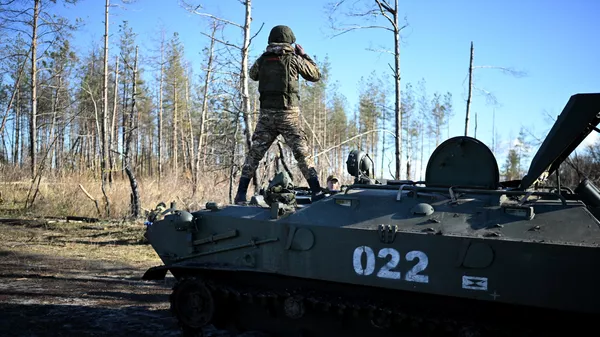 Военнослужащие ВС РФ во время прохождения боевой подготовки на одном из полигонов в зоне специальной военной операции - Sputnik Тоҷикистон
