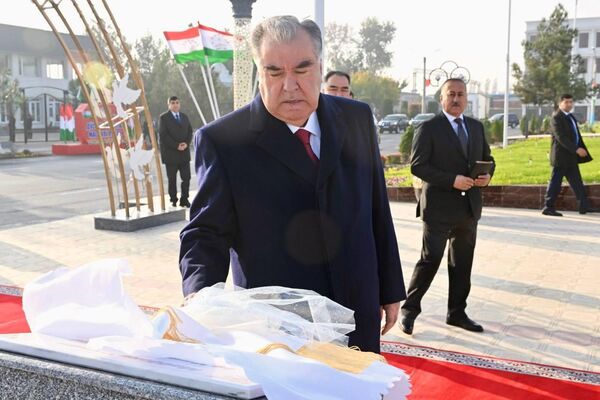 Президент Таджикистана Эмомали Рахмон. - Sputnik Таджикистан