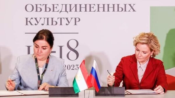 Министры культуры Таджикистана и России подписали программу сотрудничества - Sputnik Тоҷикистон