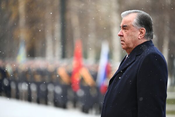 Президент Таджикистана Эмомали Рахмон прибыл в Москву. - Sputnik Таджикистан