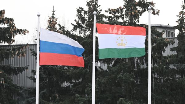 Флаги России и Таджикистана - Sputnik Таджикистан