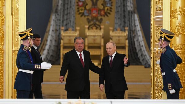 Президент РФ В. Путин встретился с президентом Таджикистана Э. Рахмоном - Sputnik Тоҷикистон