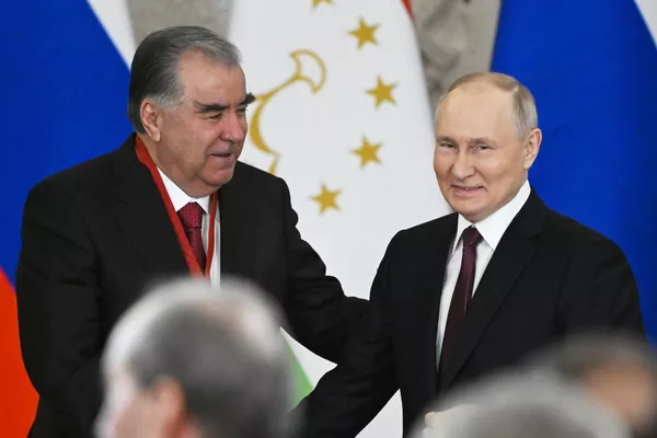 Раҳмон орден аз Русияро хидмати тамоми мардуми тоҷик номид. - Sputnik Тоҷикистон
