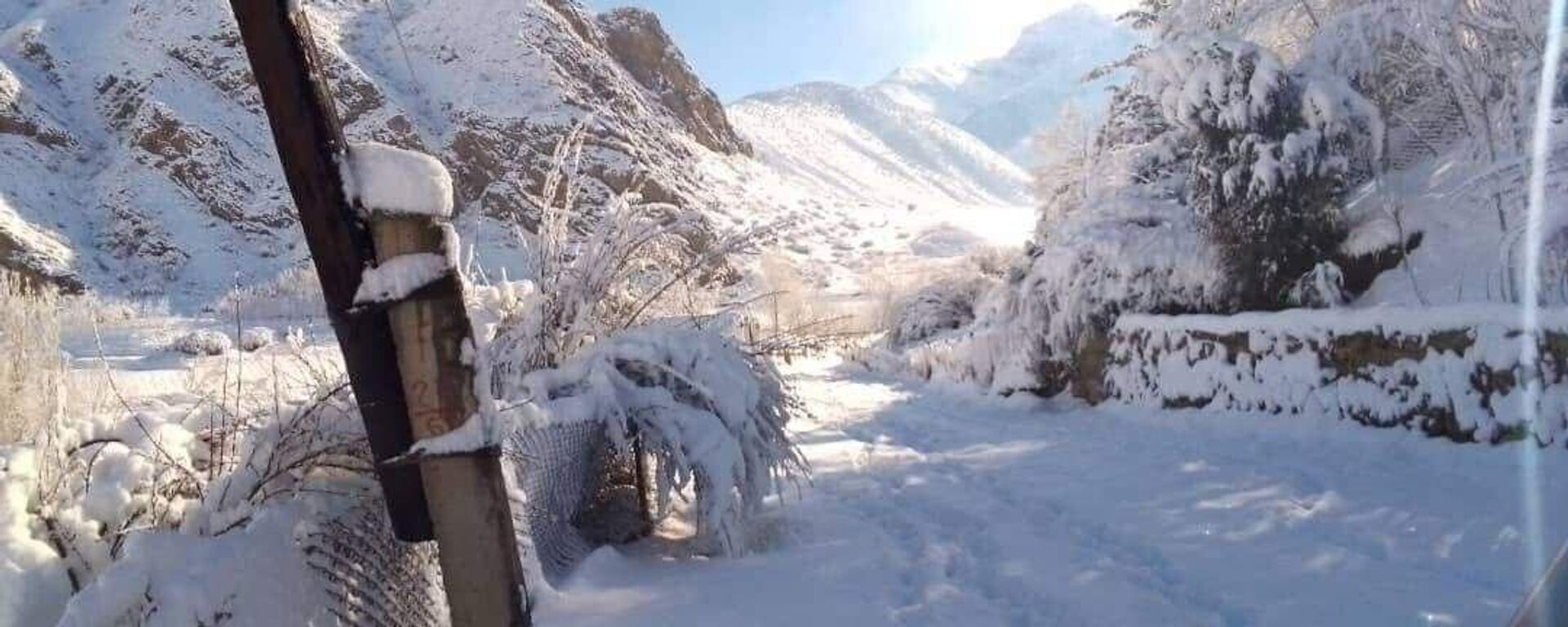 Снегопад в Согде - Sputnik Таджикистан, 1920, 24.11.2023