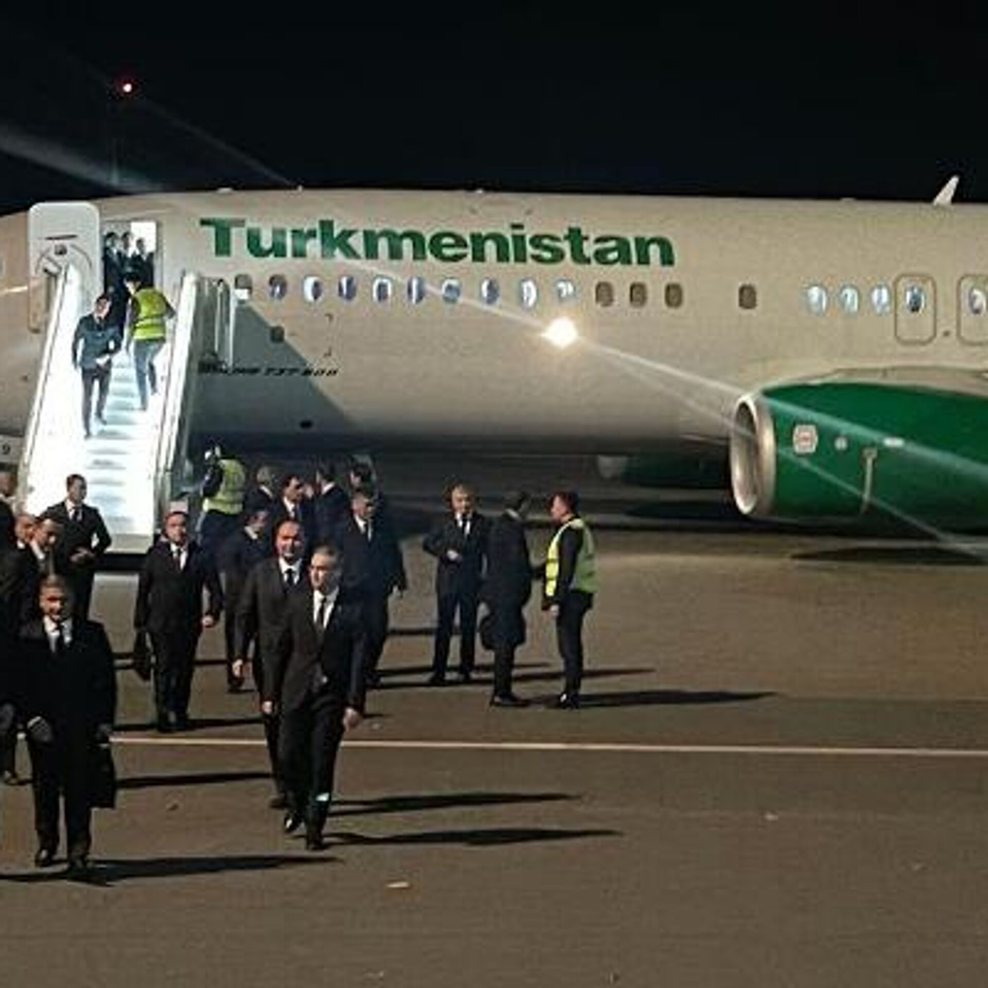 Делегация Туркменистана прибыла в Таджикистан