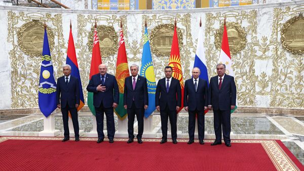 Президент РФ В. Путин принял участие в очередной сессии Совета коллективной безопасности ОДКБ - Sputnik Таджикистан