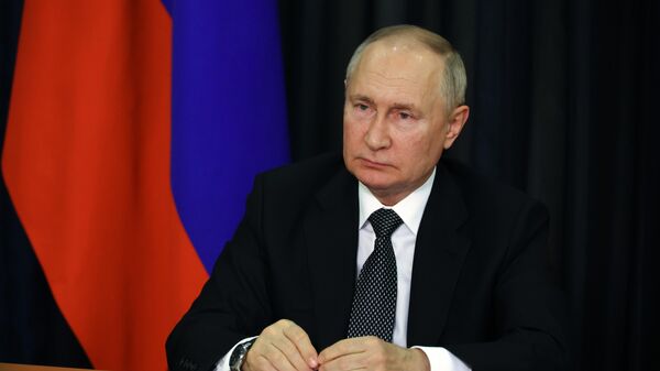 Президент РФ В. Путин принял участие в церемонии открытия объектов здравоохранения - Sputnik Тоҷикистон